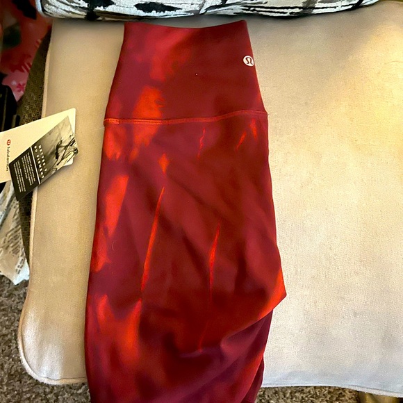 **BRAND NWT LuLulemon Wunder Under Shorts** - Picture 4 of 7